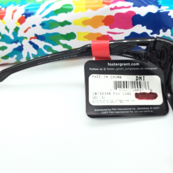 - Foster grant unisex sunglasses. New - Picture 2 of 6